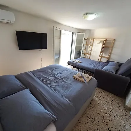 Apartment In Central With Rooftop Terrace *